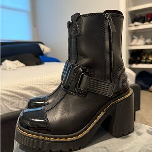 GAYA ALTERNATIVE LEATHER HEELED CHELSEA BOOTS